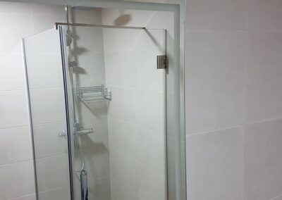 Mareva Aluminios - Mampara de ducha de cristal